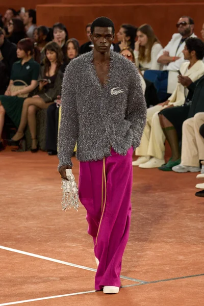 Look 28